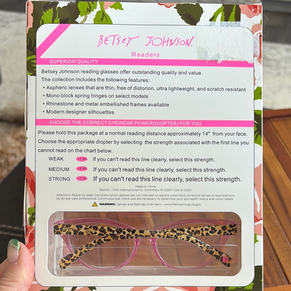 Betsey Johnson Readers - Picture 4 of 4